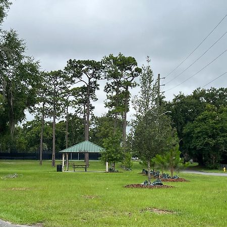 Pool Home Sleeps 6 With Large Fenced Yard Jacksonville Exterior photo
